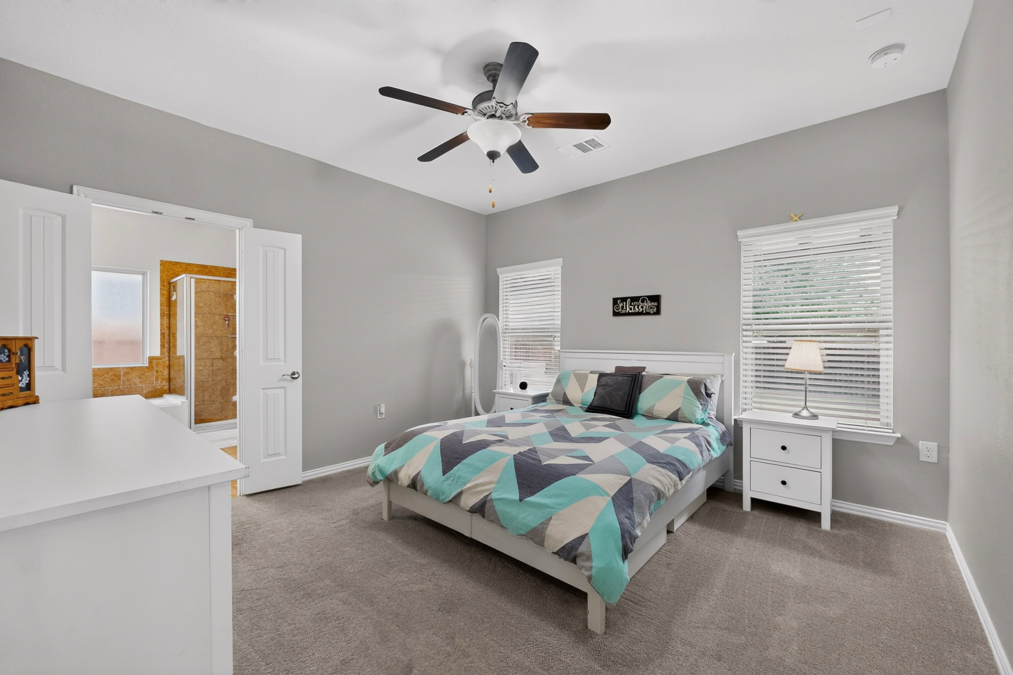 6901 Vail Ridge Street Austin, TX 78744 - Photo 13 of 40