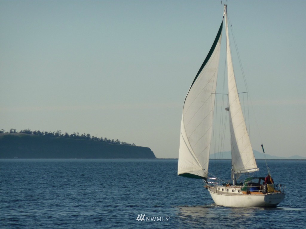 660 Beckett Point Road Port Townsend, WA 98368 - Photo 4 of 16 Gallery Image 4