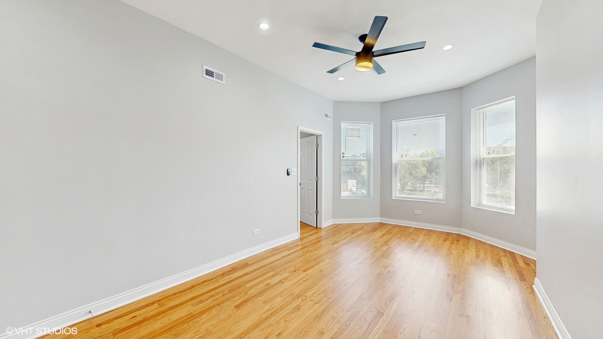 1422 South Avers Avenue, Unit 1 Chicago, IL 60623 - Photo 3 of 25 Gallery Image 3