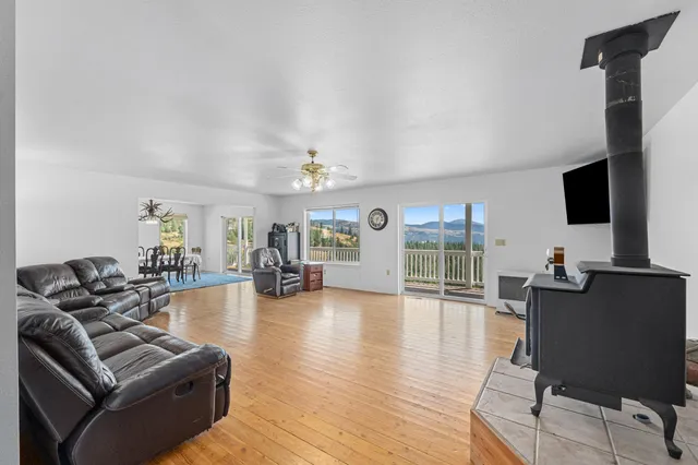 $975,000 | 26 Stray Dog Cyn Road, Inchelium, WA 99138