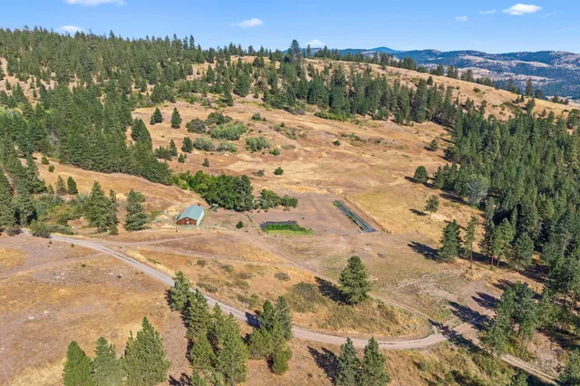 $975,000 | 26 Stray Dog Cyn Road, Inchelium, WA 99138