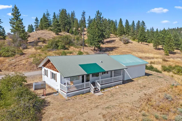 $975,000 | 26 Stray Dog Cyn Road, Inchelium, WA 99138