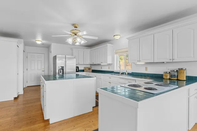 $975,000 | 26 Stray Dog Cyn Road, Inchelium, WA 99138