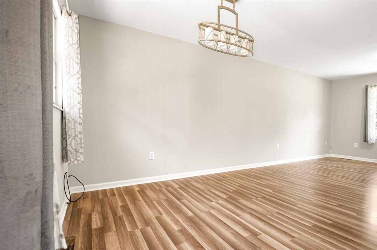 305 Maple Street Corbin, KY 40701 - Photo 11 of 40 08-Dining Area
