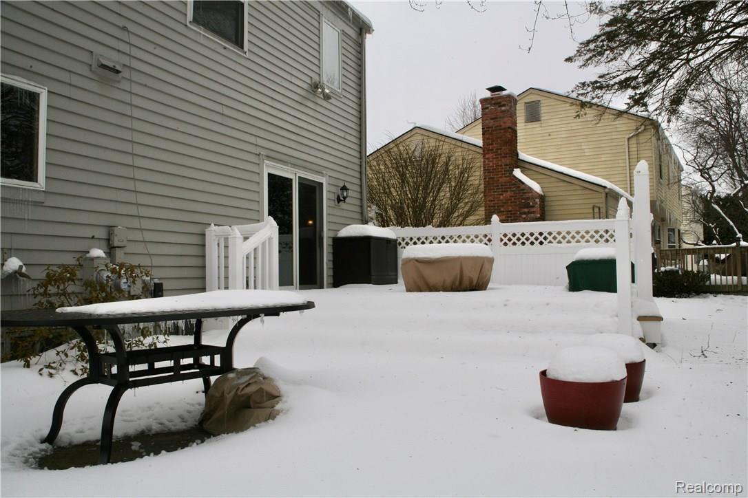 910 Hemlock Drive Rochester, MI 48307 - Photo 22 of 28 fullsizeoutput_606.jpeg