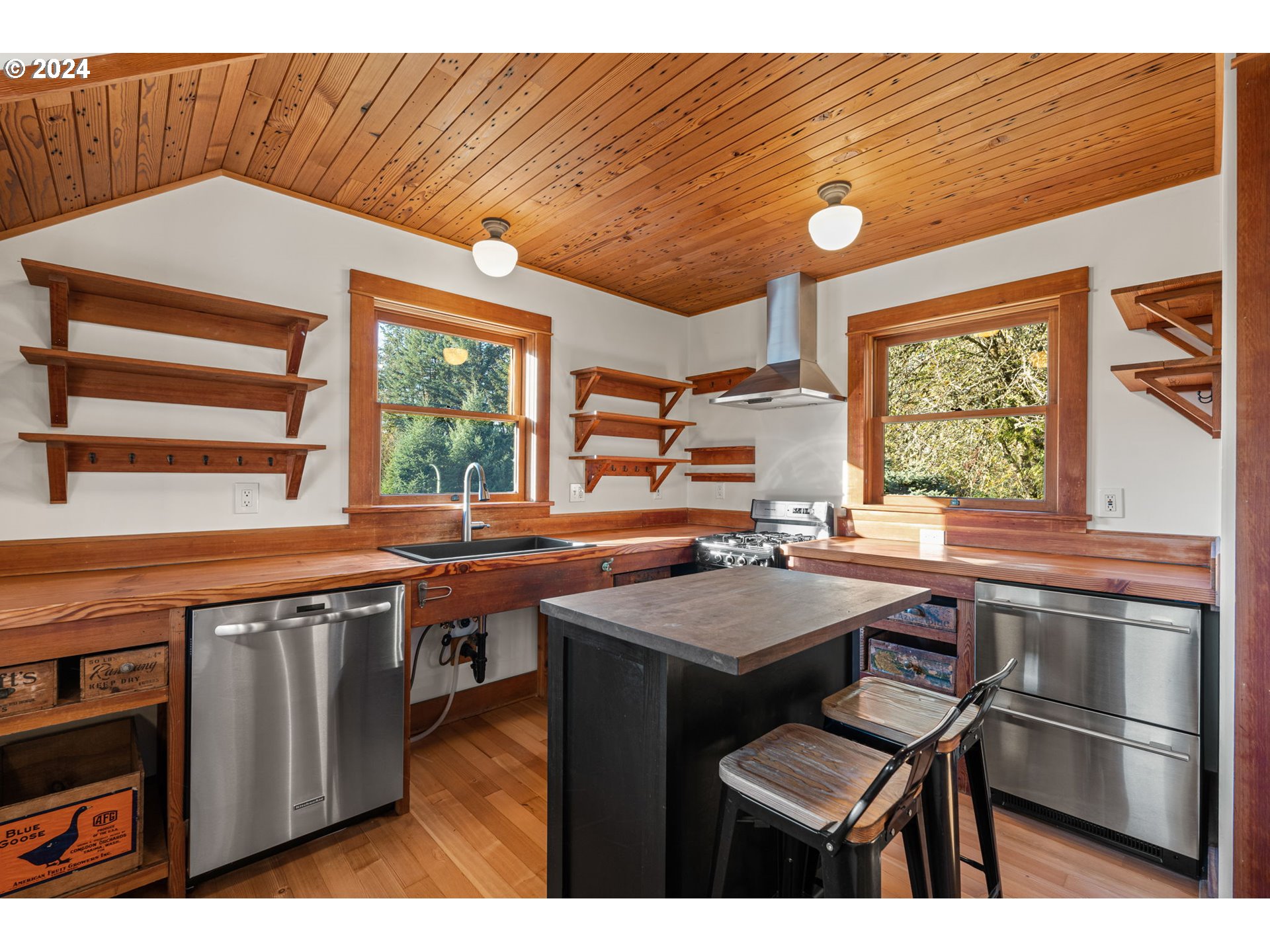 41124 East Larch Mountain Road Corbett, OR 97019 - Photo 11 of 26 Gallery Image 11