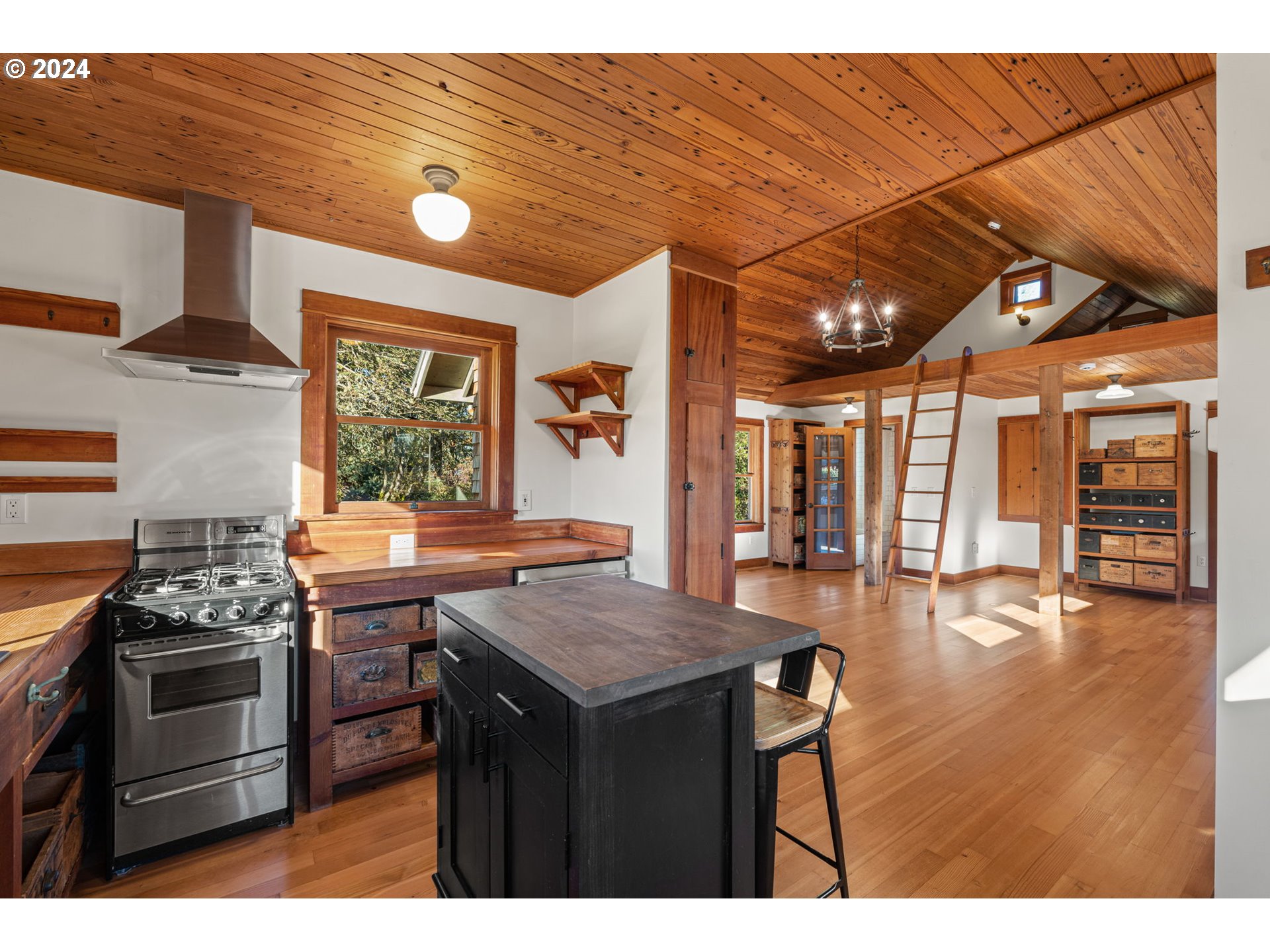 41124 East Larch Mountain Road Corbett, OR 97019 - Photo 12 of 26 Gallery Image 12