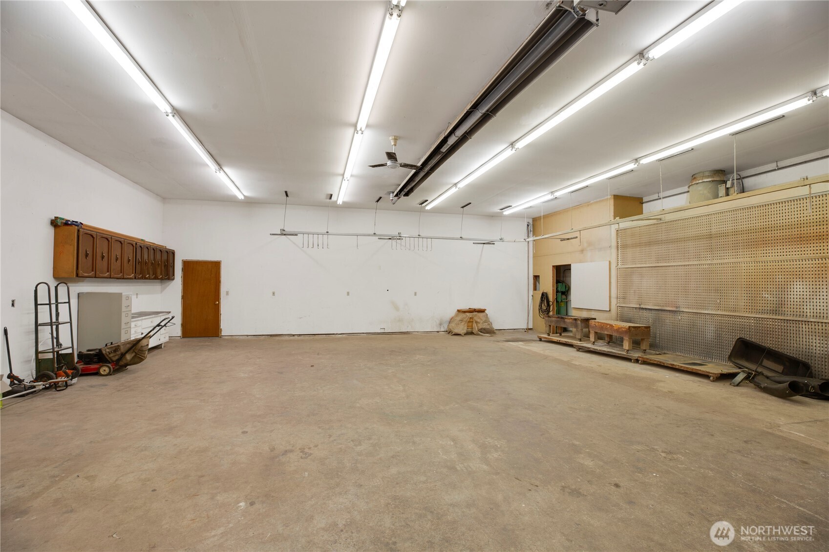 22430 Southeast 228th Street Maple Valley, WA 98038 - Photo 33 of 36