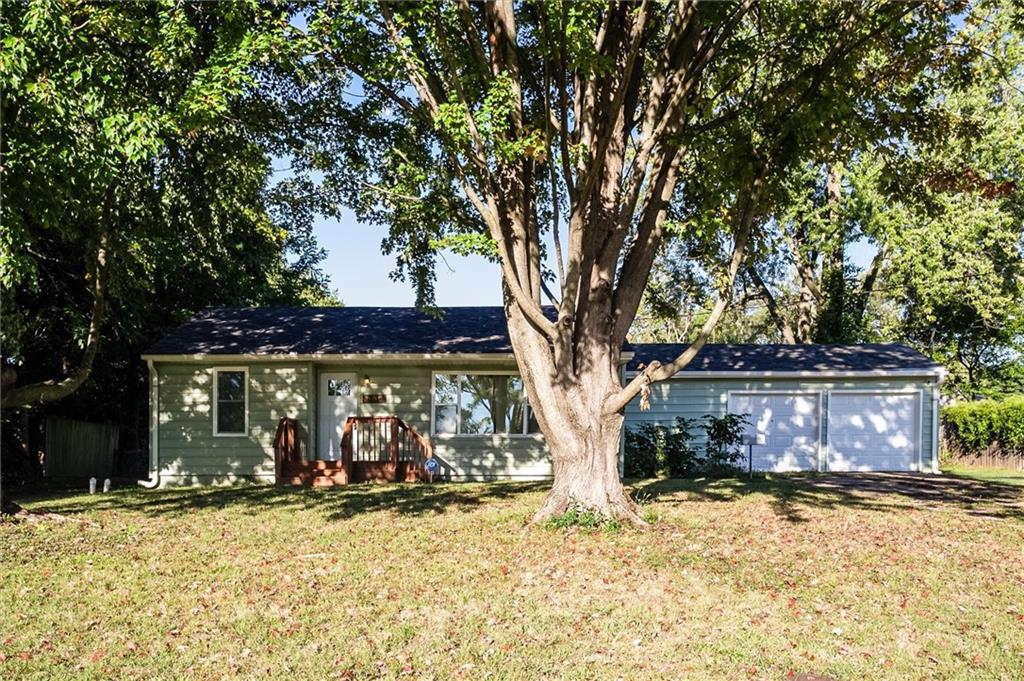 800 North Frandsen Road, Independence, MO 64050 Compass