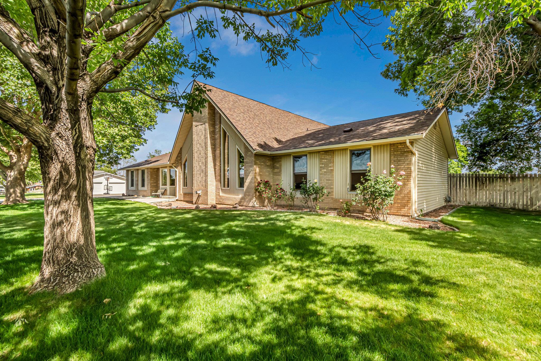 2648 H Road Grand Junction, CO 81506 - Photo 3 of 27 a view of a yard in front of house