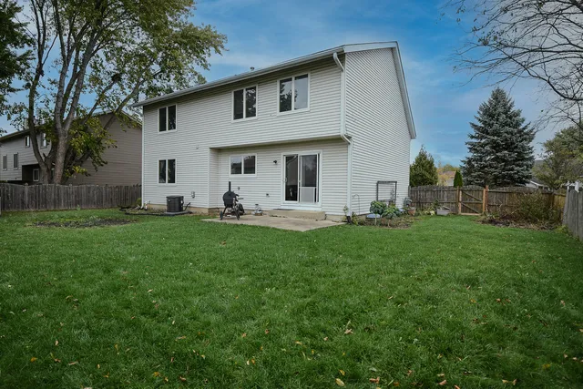 a front view of house with yard