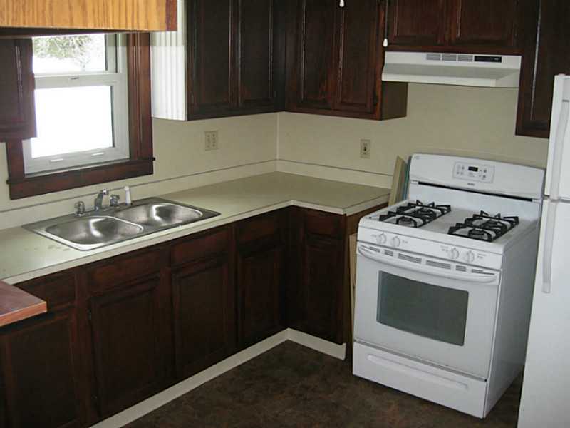 18 Princess Street Coventry, RI 02816 - Photo 4 of 14 Kitchen.