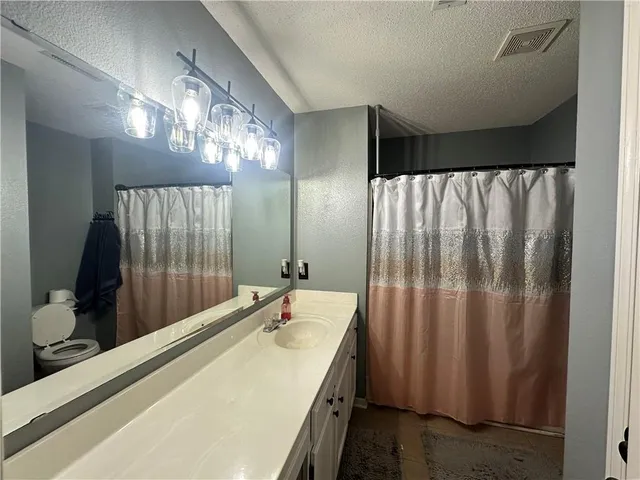 $214,999 | 5712 Northwest Plantation Lane, Lee's Summit, MO 64064