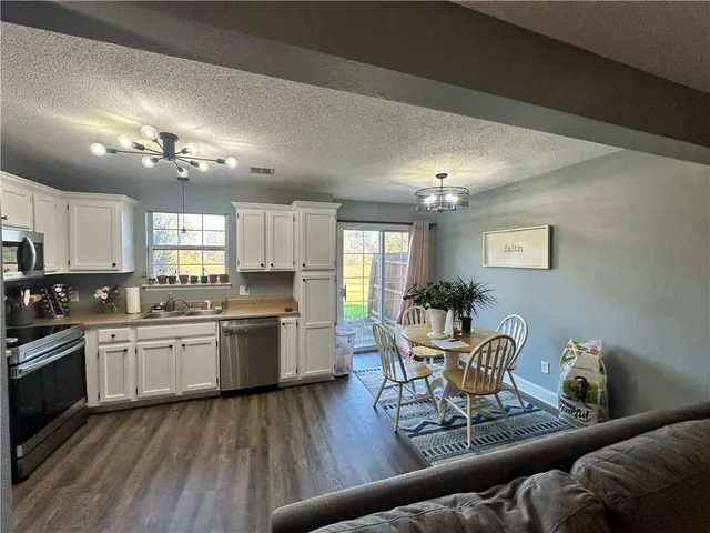 $214,999 | 5712 Northwest Plantation Lane, Lee's Summit, MO 64064