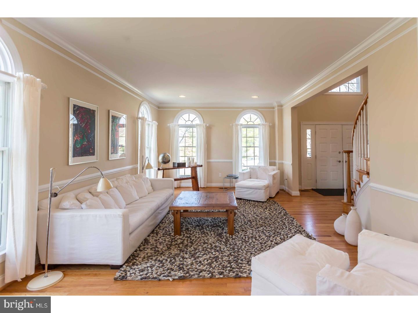 2002 St Andrews Drive Berwyn, PA 19312 - Photo 3 of 25 Living Room