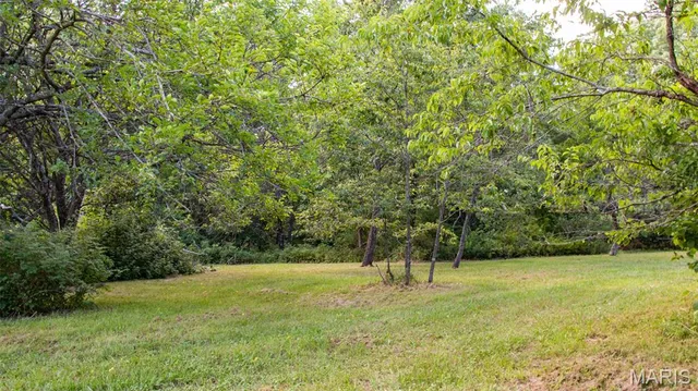 $578,400 | 38925 Stonepiler Avenue, Edwards, MO 65326