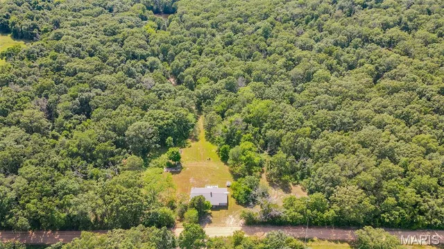 $578,400 | 38925 Stonepiler Avenue, Edwards, MO 65326