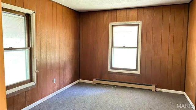 $578,400 | 38925 Stonepiler Avenue, Edwards, MO 65326