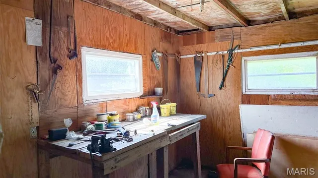 $578,400 | 38925 Stonepiler Avenue, Edwards, MO 65326