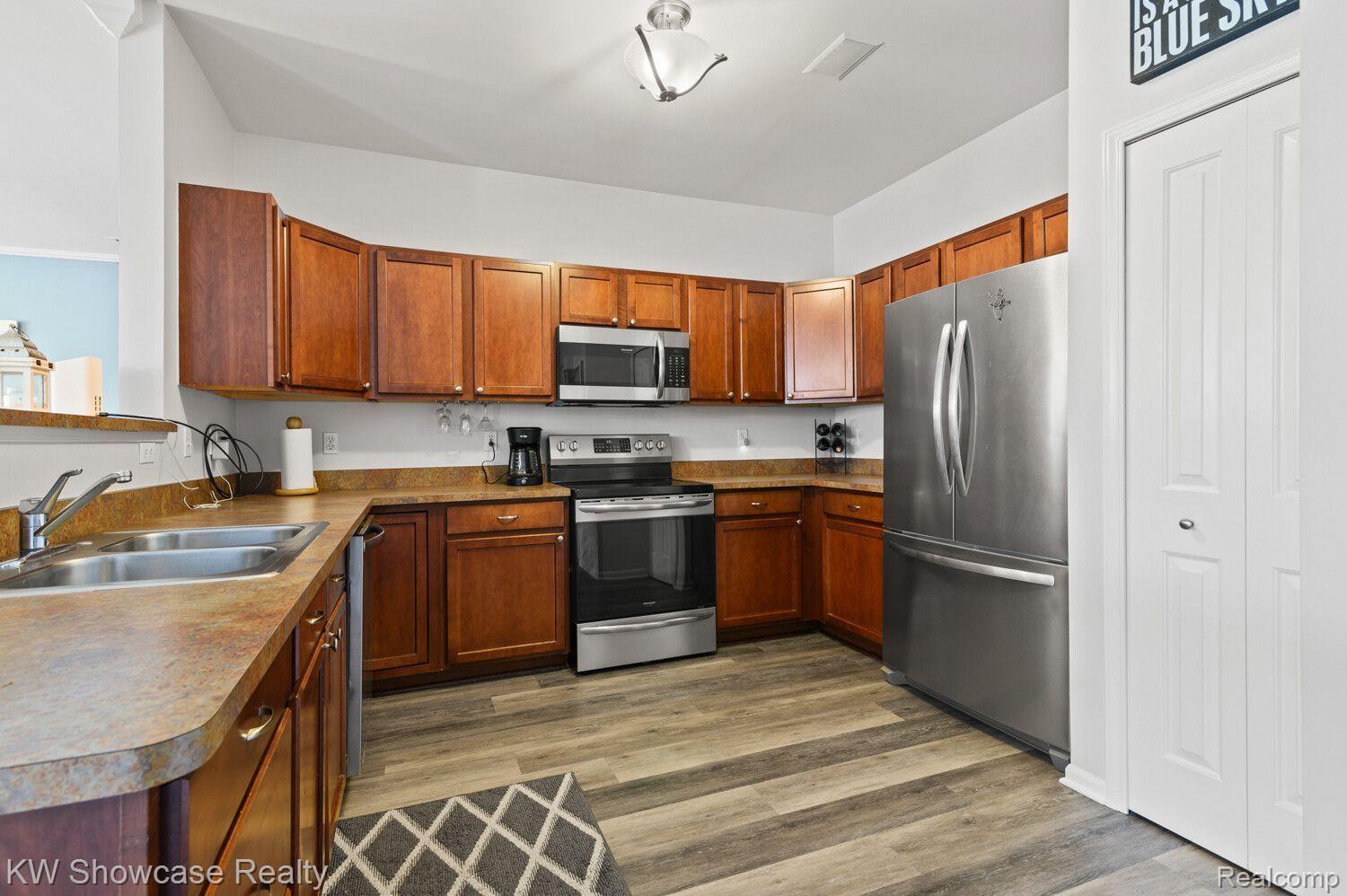 4301 Hampton Ridge Boulevard Howell, MI 48843 - Photo 9 of 25 Gallery Image 9
