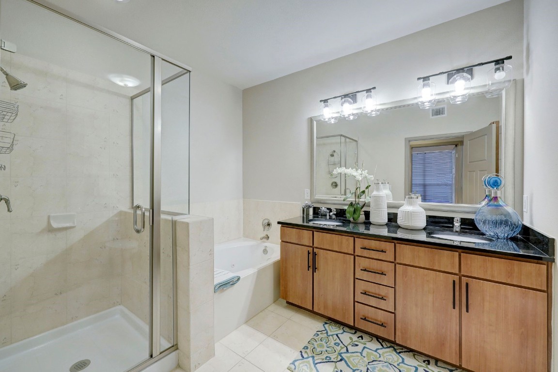 2401 South Gessner Road, Unit A Houston, TX 77063 - Photo 11 of 18