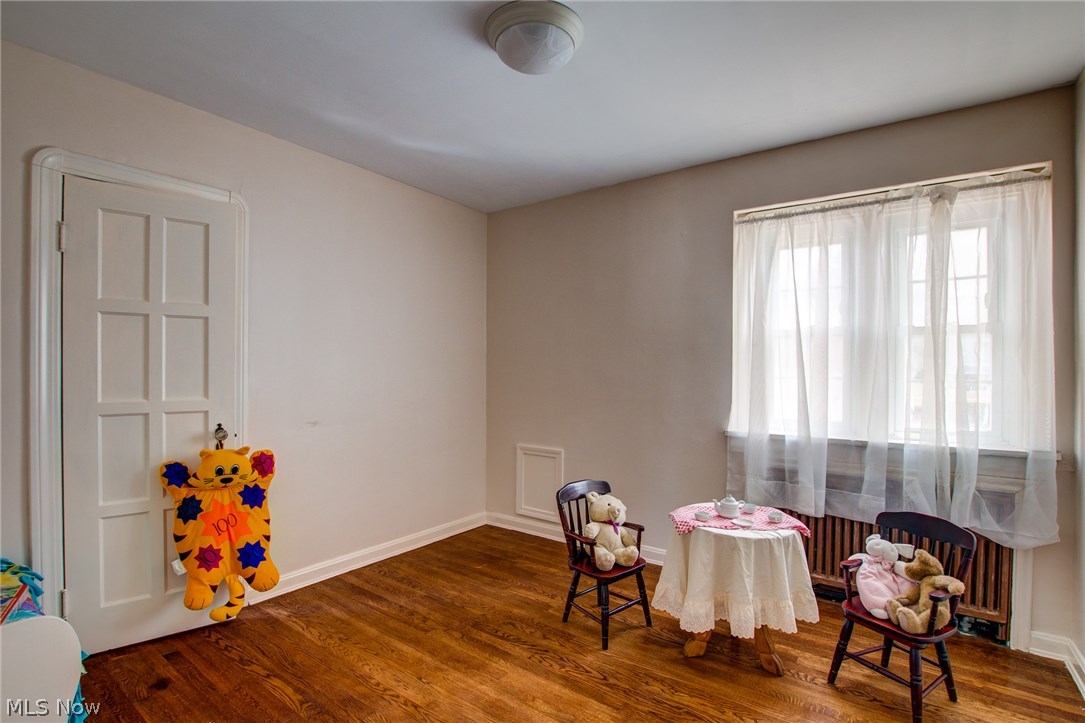 18115 Rosecliff Road Cleveland, OH 44119 - Photo 15 of 24 Children's room, or office!