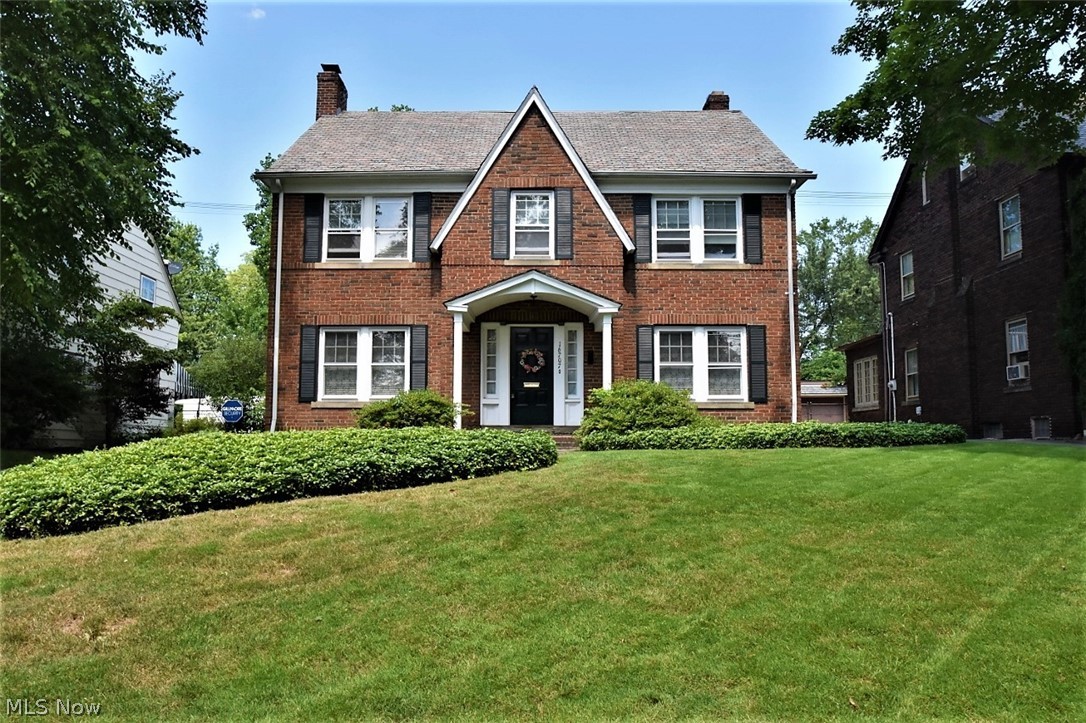 Welcome to 16707 Fernway Rd. Shaker Heights OH 44120