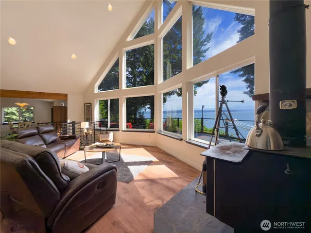 $1,095,000 | 1-X Beach Way, Hat Island, WA 98201