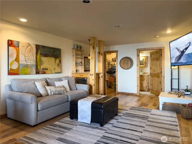 $1,095,000 | 1-X Beach Way, Hat Island, WA 98201