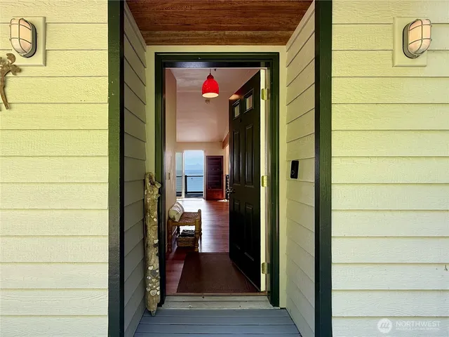 $1,095,000 | 1-X Beach Way, Hat Island, WA 98201