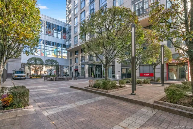 $799,000 | 10 City Place, Unit 19C, White Plains, NY 10601