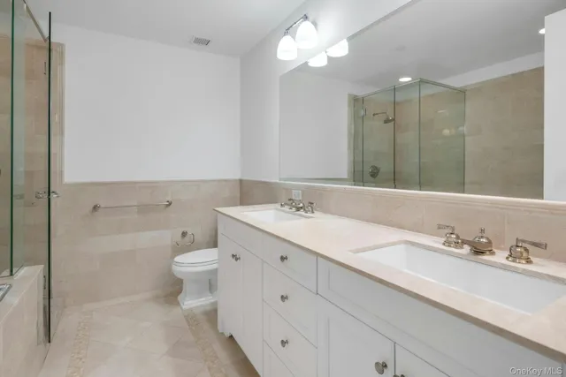 $799,000 | 10 City Place, Unit 19C, White Plains, NY 10601