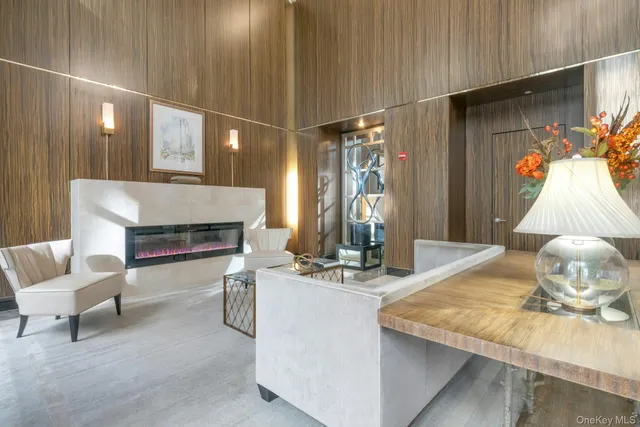 $799,000 | 10 City Place, Unit 19C, White Plains, NY 10601