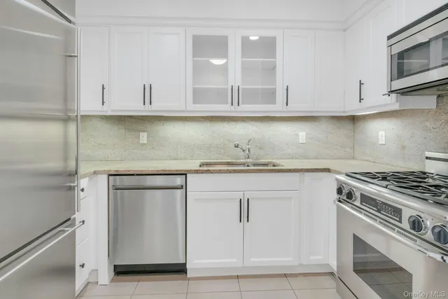 $799,000 | 10 City Place, Unit 19C, White Plains, NY 10601