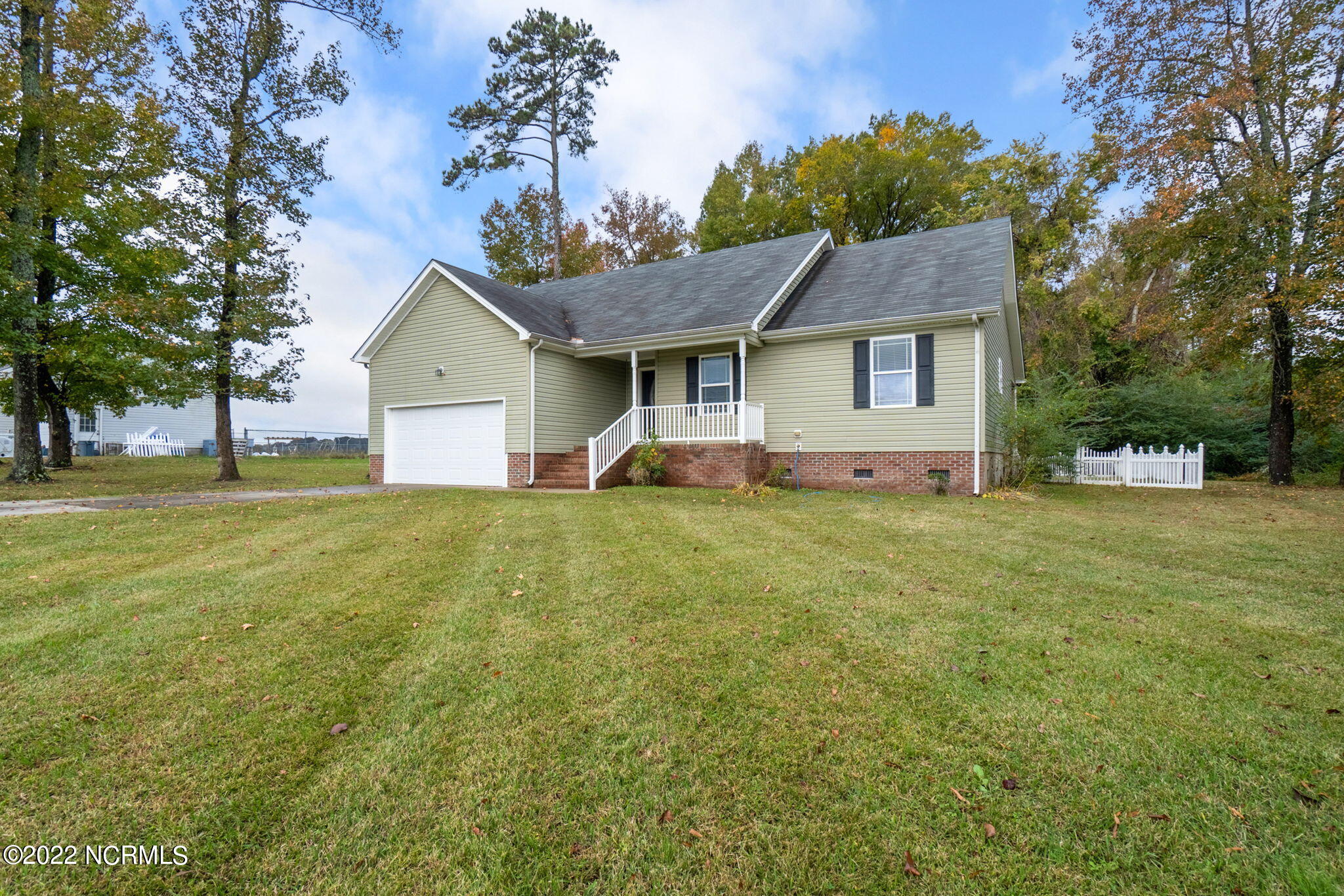 402 South Edenton Rd Street Hertford, NC 27944 - Photo 1 of 26 4-web-or-mls-#3003 - ABel Sutton - 402