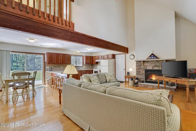 $329,000 | 155 Lakewood Drive, Canadensis, PA 18325