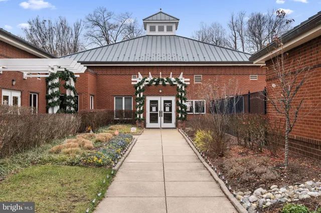 $699,999 | 20377 Cottswold Terrace, Unit 73, Sterling, VA 20165