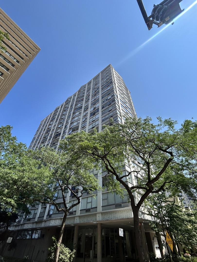 5757 North Sheridan Road, Unit 7D Chicago, IL 60660 - Photo 1 of 16
