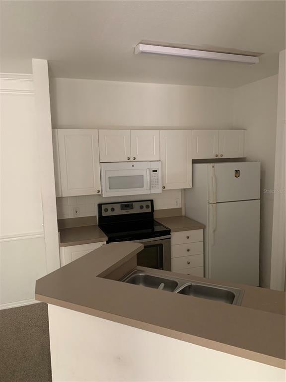 5122 Northridge Road, Unit 102 Sarasota, FL 34238 - Photo 10 of 11