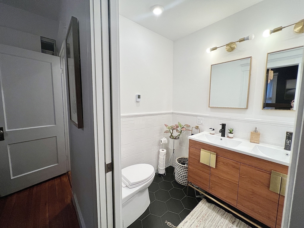 189 Rawson Road, Unit 1 Brookline, MA 02445 - Photo 12 of 18 Gallery Image 12