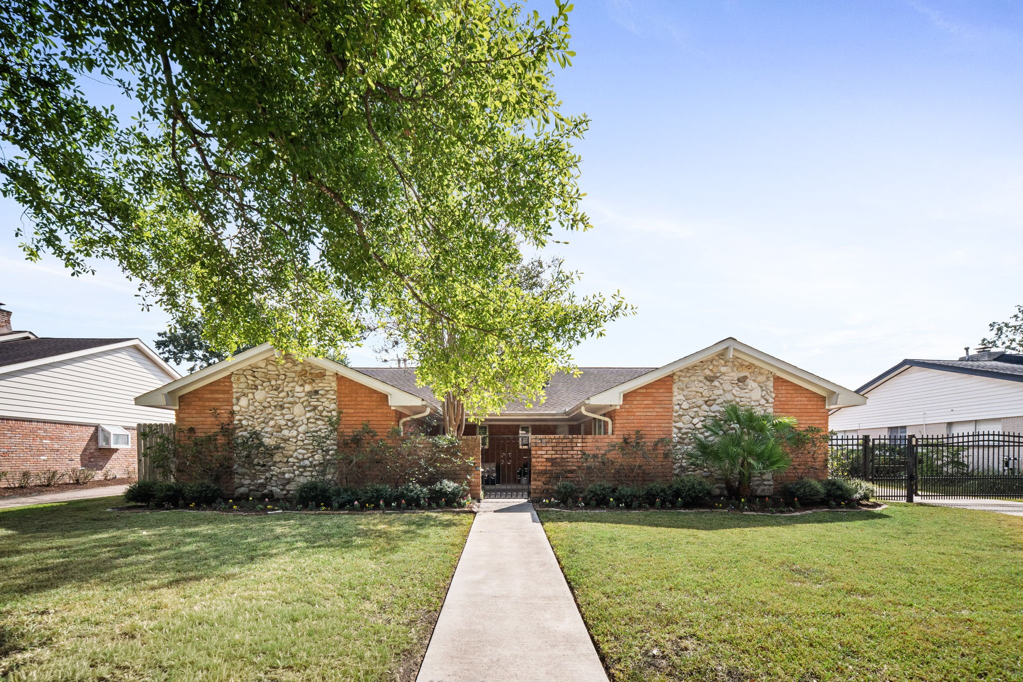 5743 Jason Street Houston, TX 77096 - Photo 2 of 26 Front Exterior