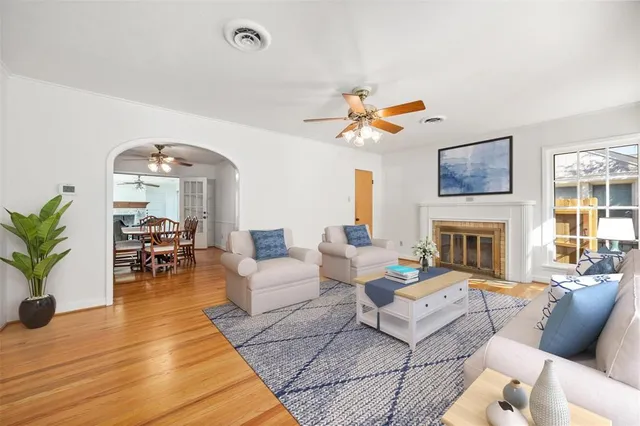 $3,300 | 3616 Harwen Terrace, Fort Worth, TX 76109