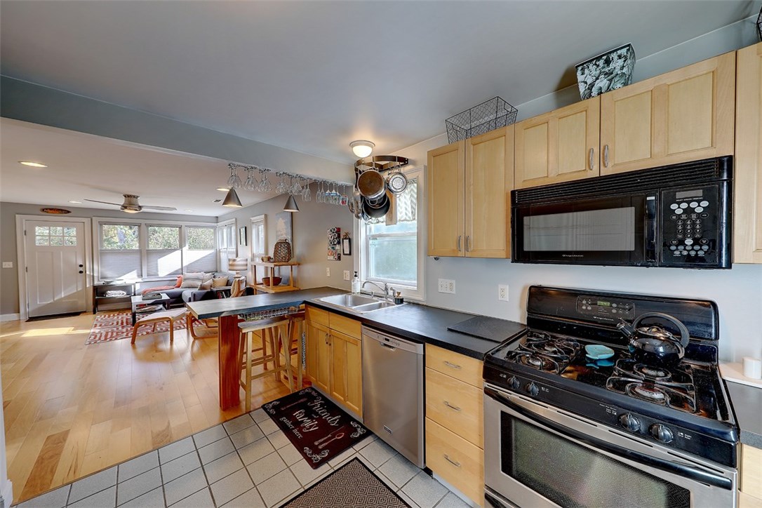 202 Middlebridge Road South Kingstown, RI 02879 - Photo 23 of 34