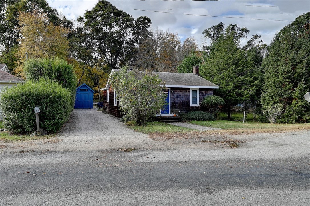 202 Middlebridge Road South Kingstown, RI 02879 - Photo 6 of 34