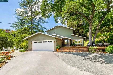 $2,195,000 | 3348 Walnut Lane, Lafayette, CA 94549