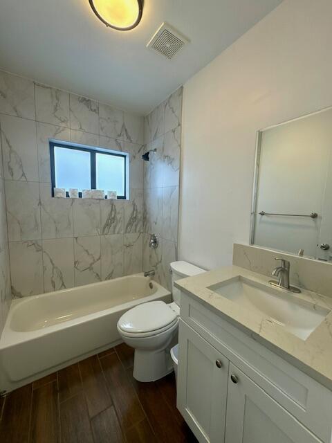 1071 West 27th Street Riviera Beach, FL 33404 - Photo 18 of 33 Bathroom.