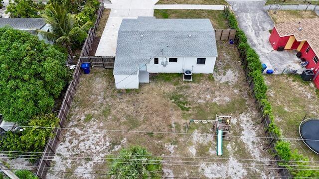 1071 West 27th Street Riviera Beach, FL 33404 - Photo 29 of 33 .Backyard