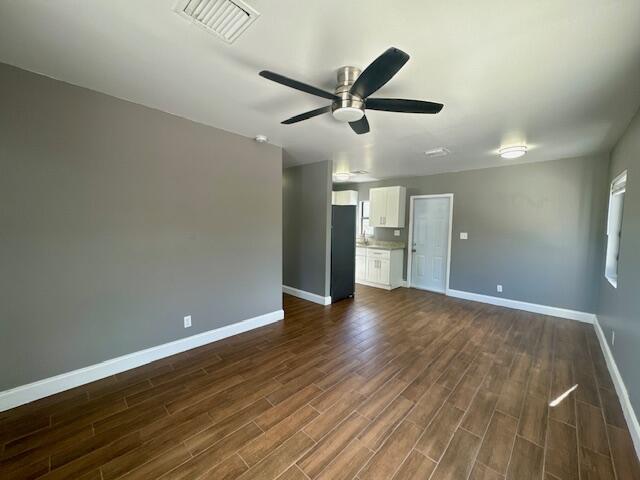 1071 West 27th Street Riviera Beach, FL 33404 - Photo 5 of 33 Living room.