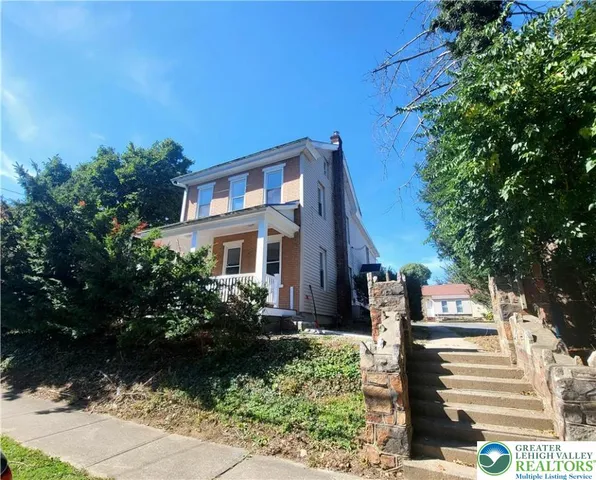 $1,550 | 817 Seneca Street, Fountain Hill, PA 18015