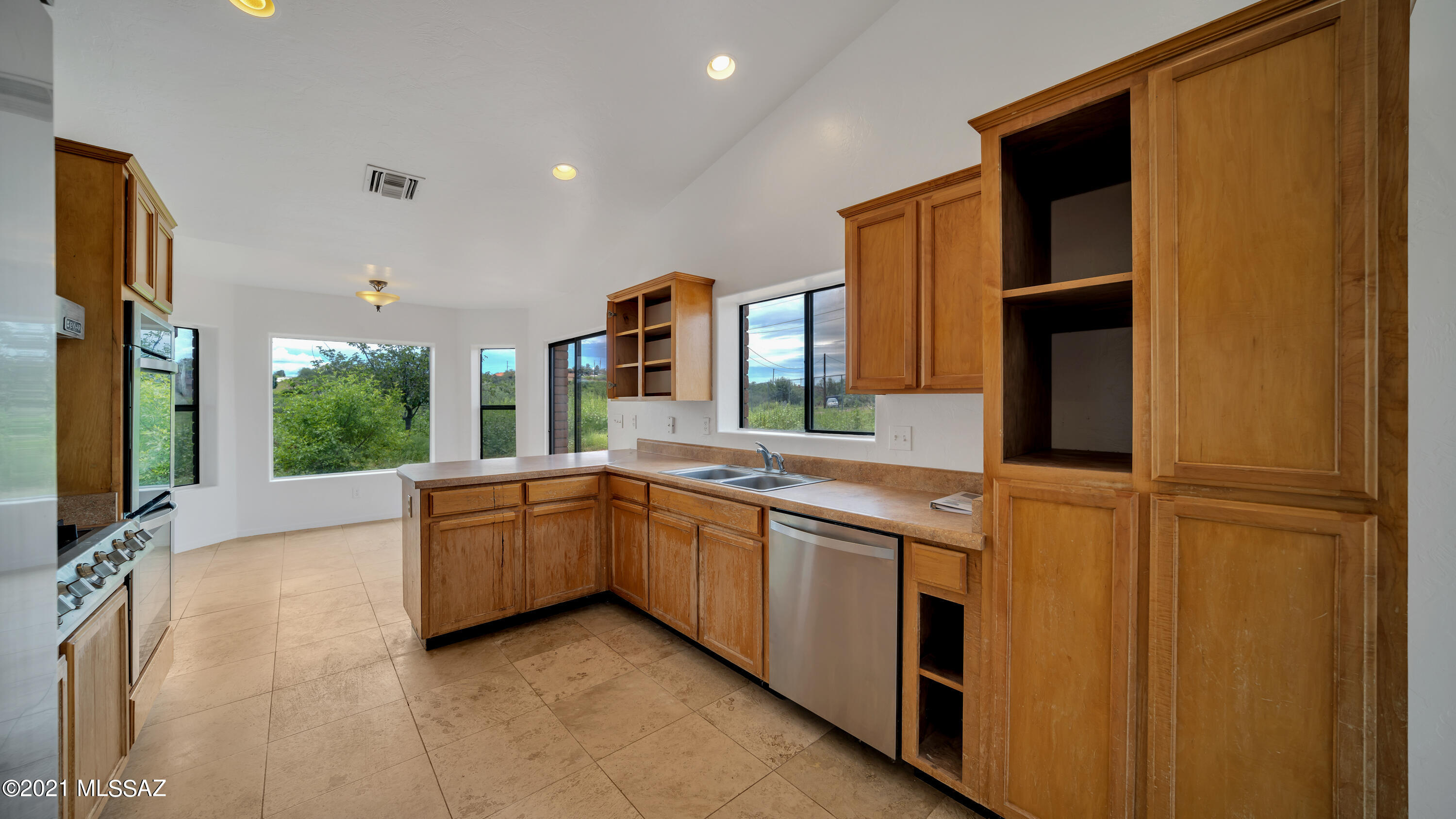 248 Cuarzo Court Rio Rico, AZ 85648 - Photo 16 of 35